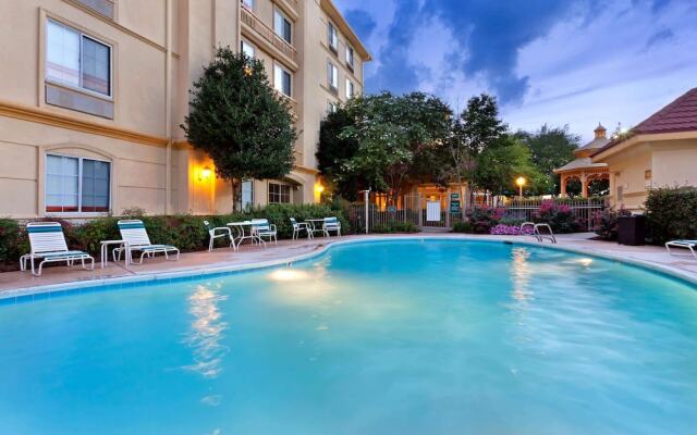 La Quinta Inn & Suites Raleigh Cary