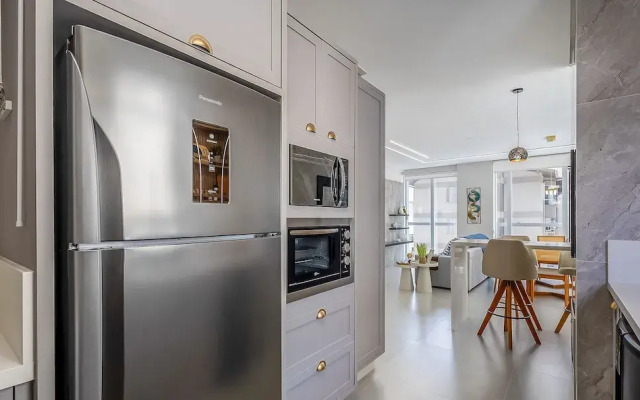 Modern 3BR apt Near the Beach Ema0201