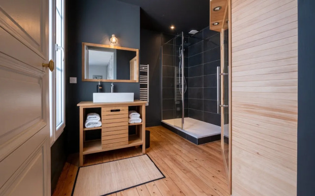 Relax & Recharge: Elegant Home With Sauna