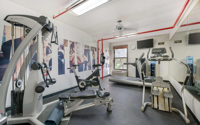 Best Western Plus Universal Inn