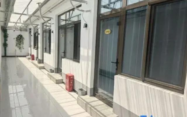Yuanfu Renmin Hostel