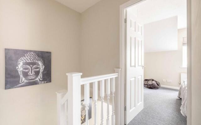 Windsor Burnham Ascot Haven Sleeps 4