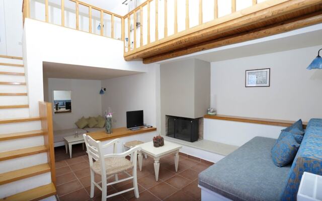 Enjoy the Great Amenities Offerd at the Mourtzanakis Residence