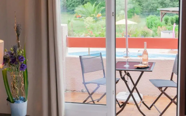 Les Pins Blancs de Provence