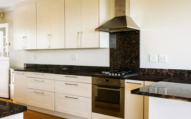 Modern Elegance Meets City Serenity at Meliora