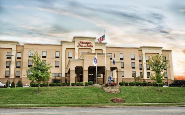 Hampton Inn & Suites Louisville East