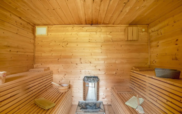 Il Gioiellino Indoor Pool And Sauna