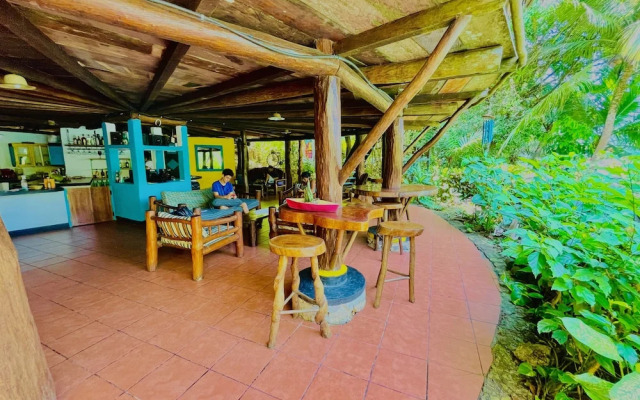Palmeras del Río Hotel