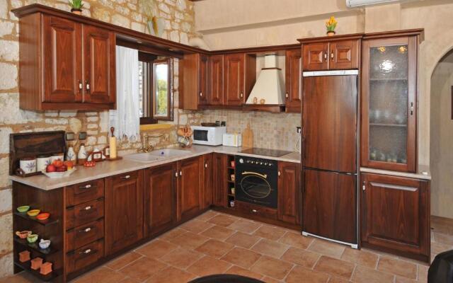 Villa Koutsoypia Stone House