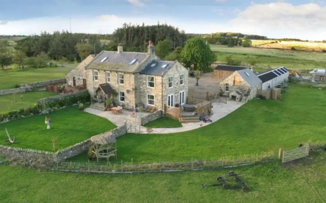 Meagill Farmhouse, hot Tub, bbq hut