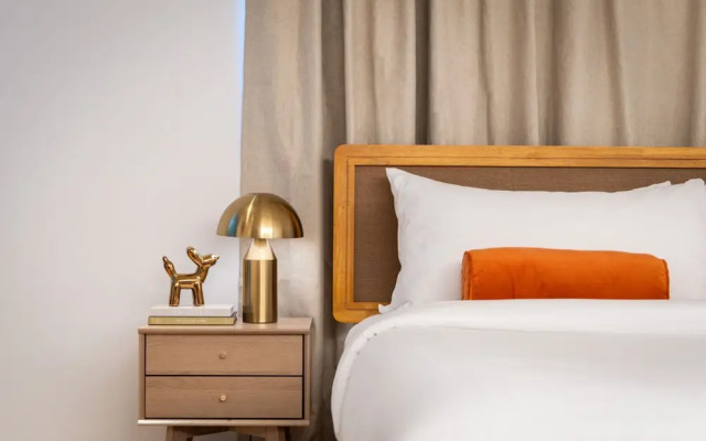 The Santa Monica Sunset - Beachfront Luxury