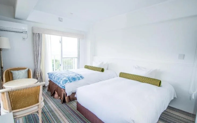 Umito Nakama – Guest Rooms – Onna