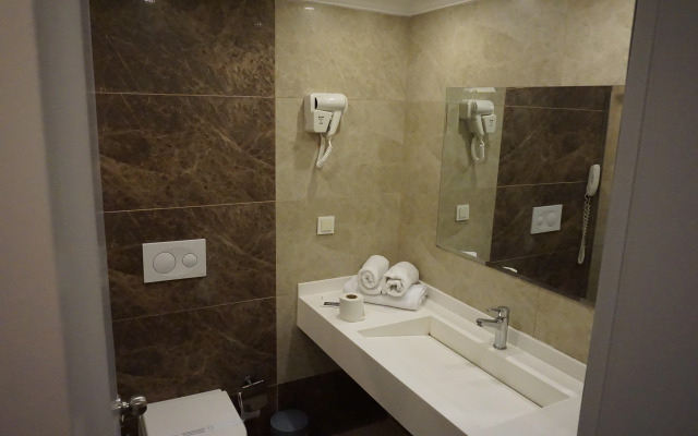 Ada Newday Resort Hotel
