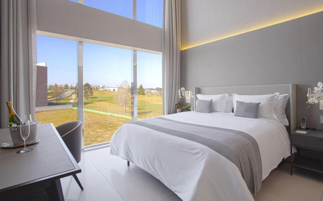 Suryaa Hotel Pinhais, Curio Collection by Hilton