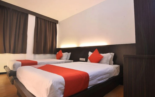 OYO 43960 Laksamana Executive & Boutique Hotel