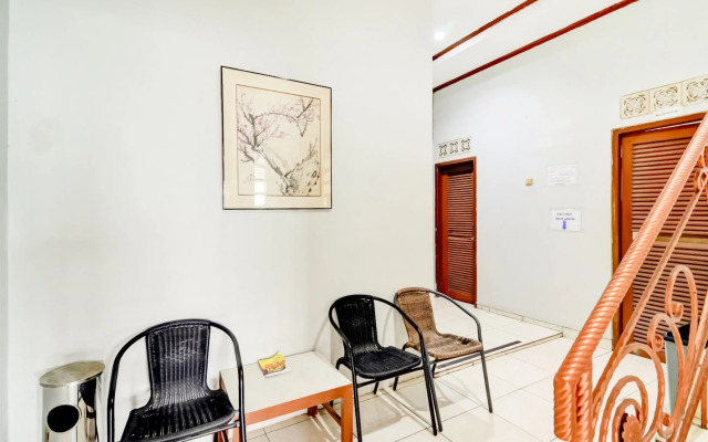 OYO 90048 Teratai Bekasi Guesthouse