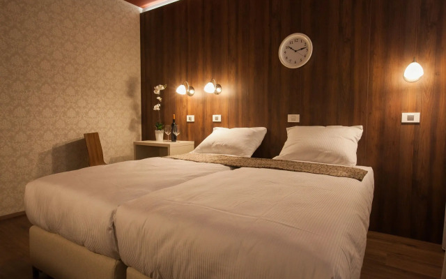 Hotel Center
