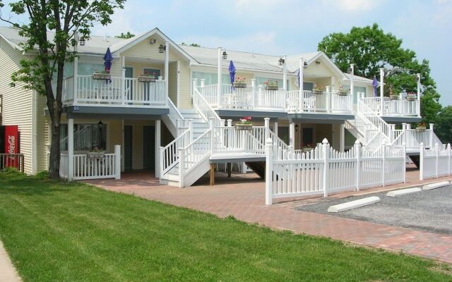 The Country Place Resort - Home of Zoom Flume Water Park