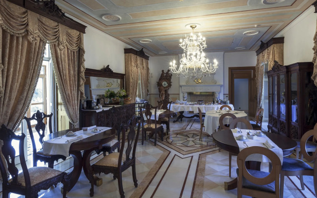 Sintra Marmòris Palace