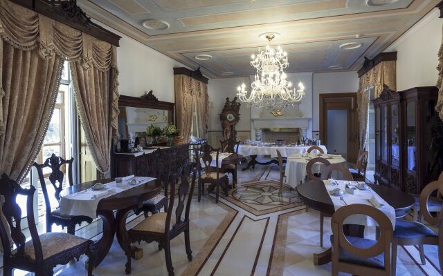 Sintra Marmòris Palace