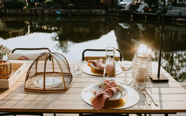 Chalet in Geel in Quiet Location by the Water