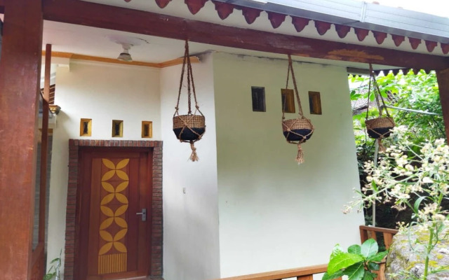 Borobudur Kampung Homestay - Ismudi