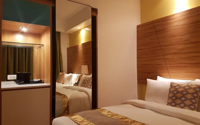 Ferra Hotel and Garden Suites