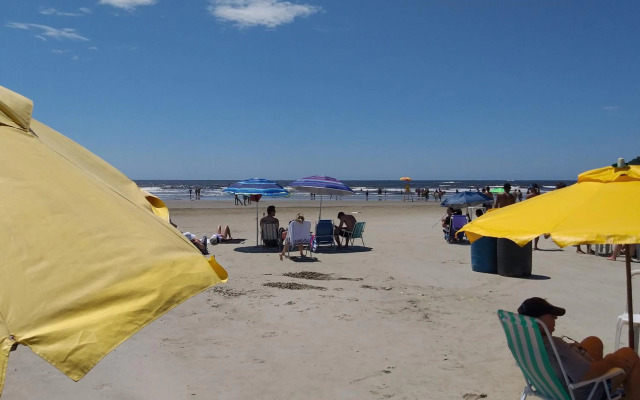 Casa Térrea-Bertioga-Uso exclusivo para de 1 a 10 pessoas