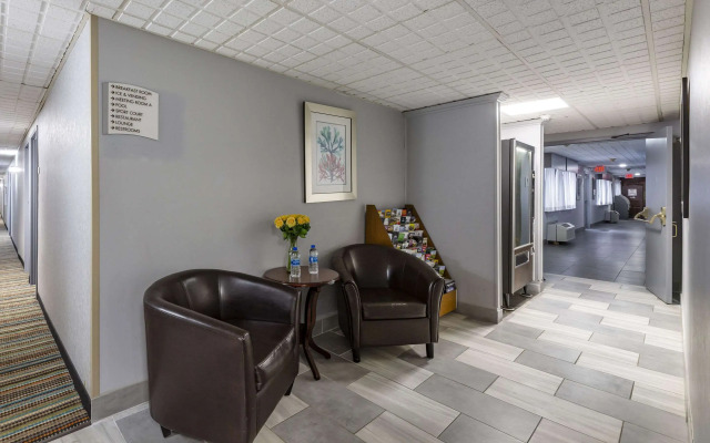 Quality Inn Austintown - Youngstown West