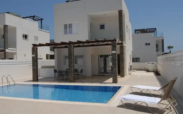Diamonds Luxury Villas