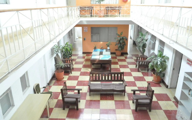 Hotel Metropolitan I