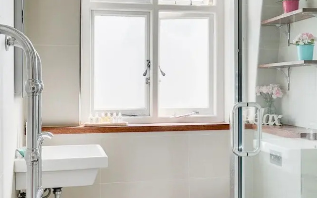 4-bedroom Townhouse in Knightsbridge Village