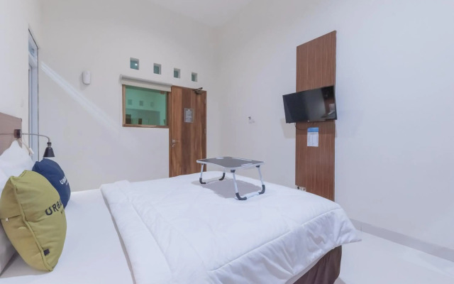 OYO Flagship 1308 Darmo Residence