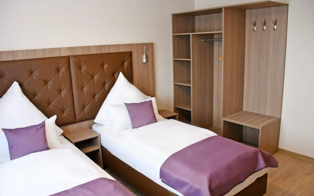 Ata Hotel - Self Check-in