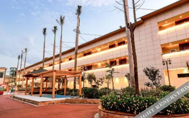 Tanghai Holiday Hotel