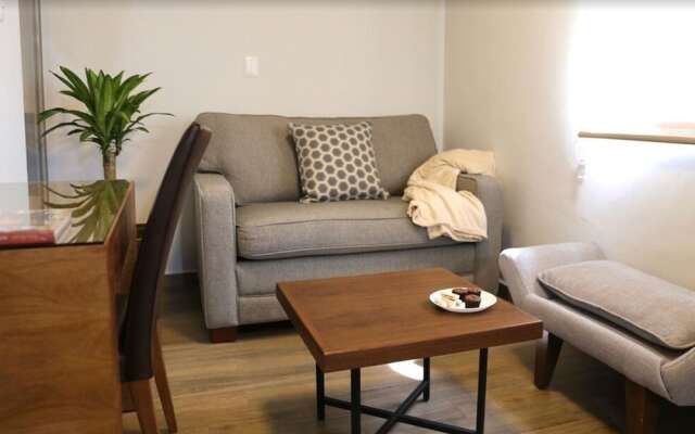 JUUB Affordable Modern/Luxury 1 Bedroom Apt