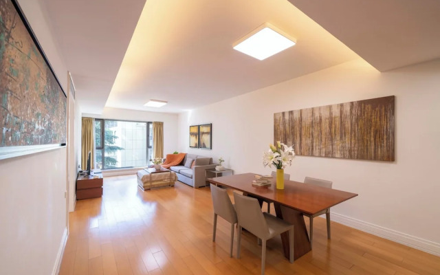 Tyms Cozy 2BR 1BA Apt Near Metro