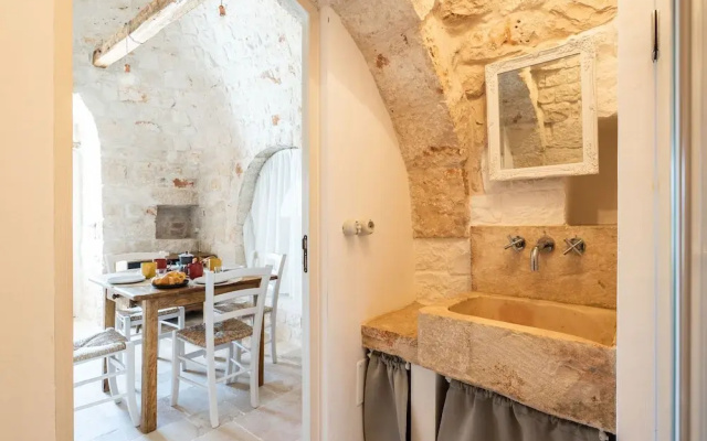 4152 Trulli Salsapariglia by Perle di Puglia