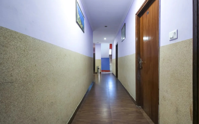OYO 8367 Hotel The Woodz