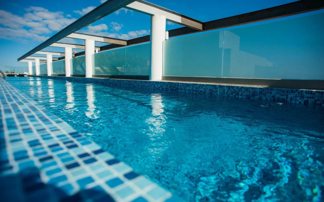 Doca 203 2 Bedroom and Jacuzzi by RedAwning