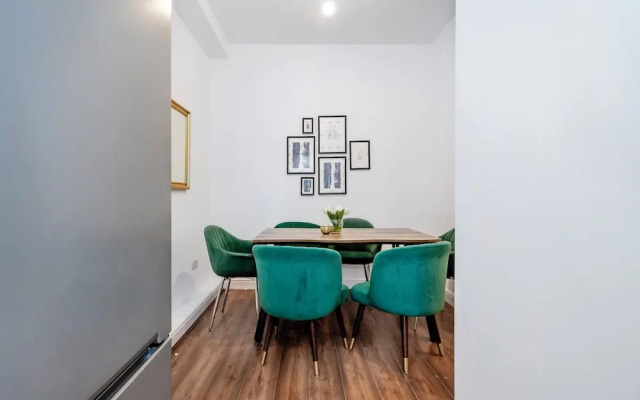 Beautiful Flat Near the Center 11 min