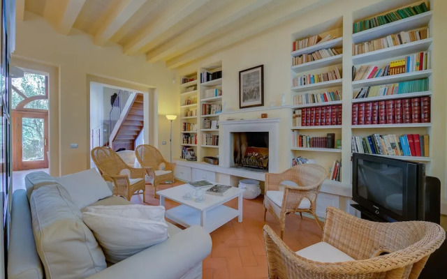 Villa Faccioli Magnolia With Shared Pool