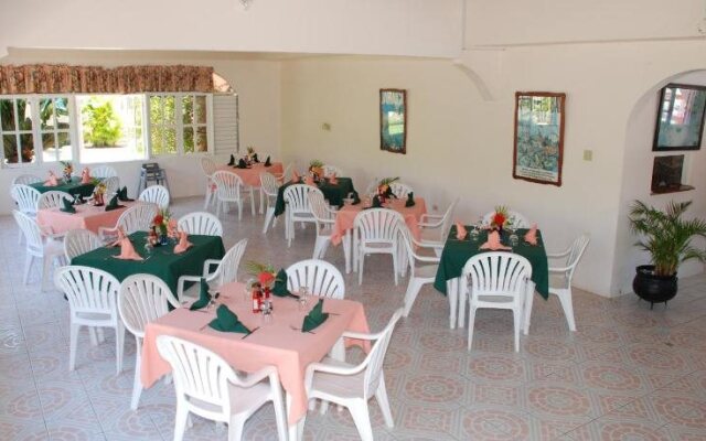 Shields Negril Villas