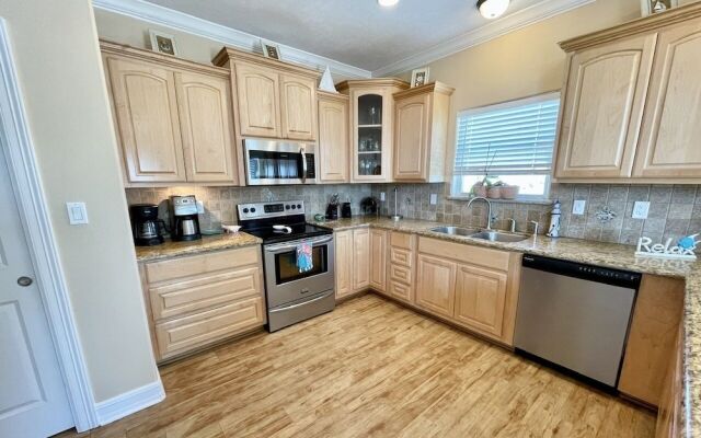 Crazy Cajun 2 Bedroom Home