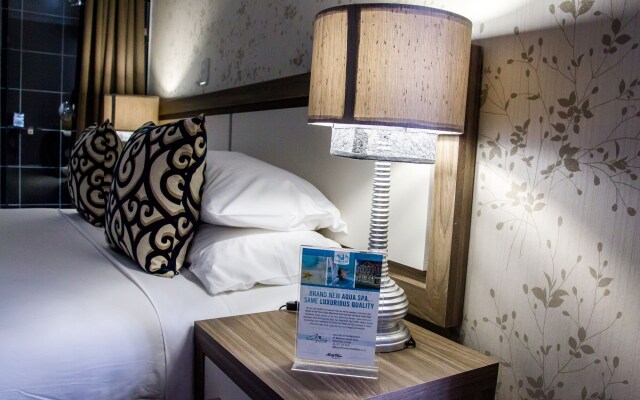 Docklands Hotel