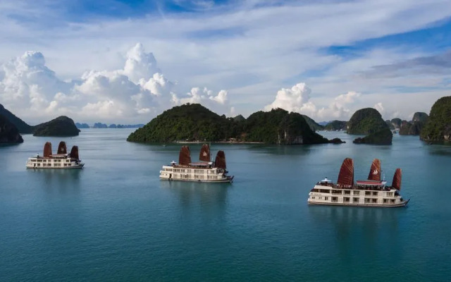 Pelican Halong Cruise