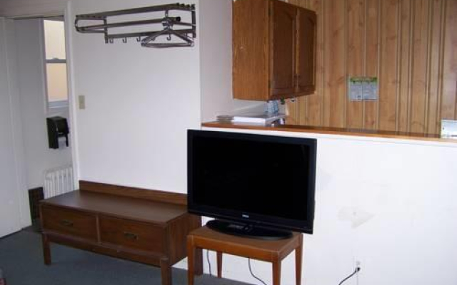 Rustic Anchor Motel