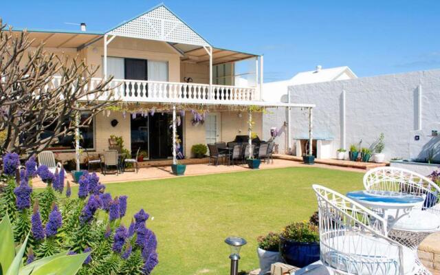 Boathouse Bunbury Bed & Breakfast