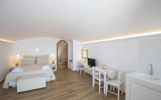 Santorini View Studios-Adults Only