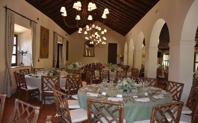 Caserío de Lobones